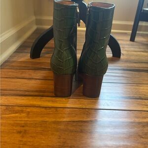 Green boot